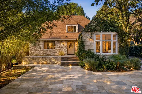 2633 N Commonwealth Avenue, Los Angeles, CA 90027