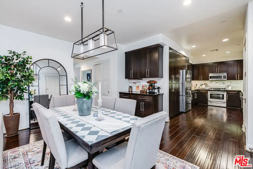 10878 Bloomfield Street #211, Toluca Lake, CA 91602 - Image #1