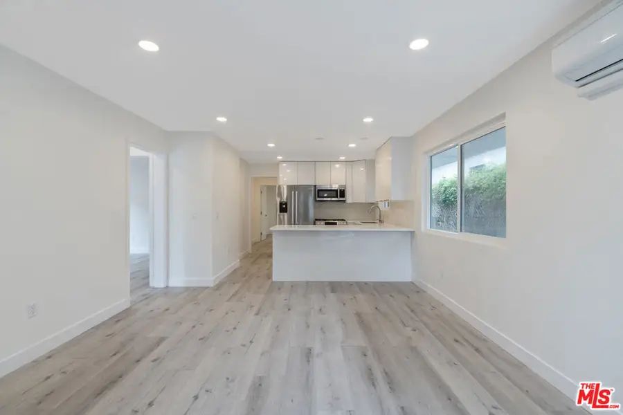 1025 Pleasantview Avenue, Venice, CA 90291 - Image #3