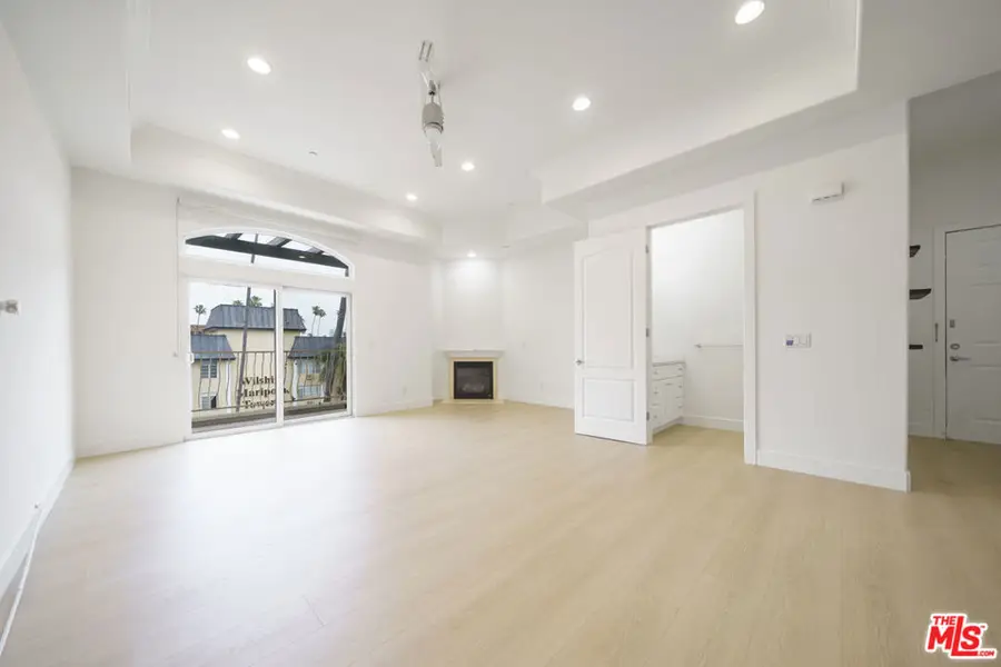 309 S Mariposa Avenue #301, Los Angeles, CA 90020 - #2