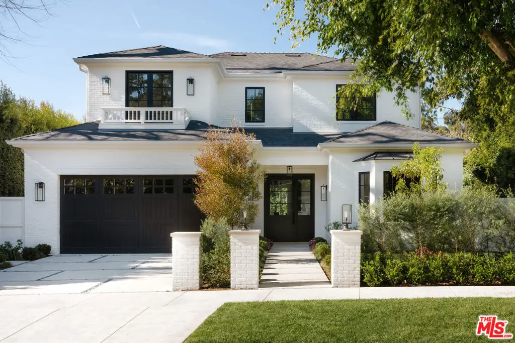 427 N Bundy Drive, Los Angeles, CA 90049 - Image #1