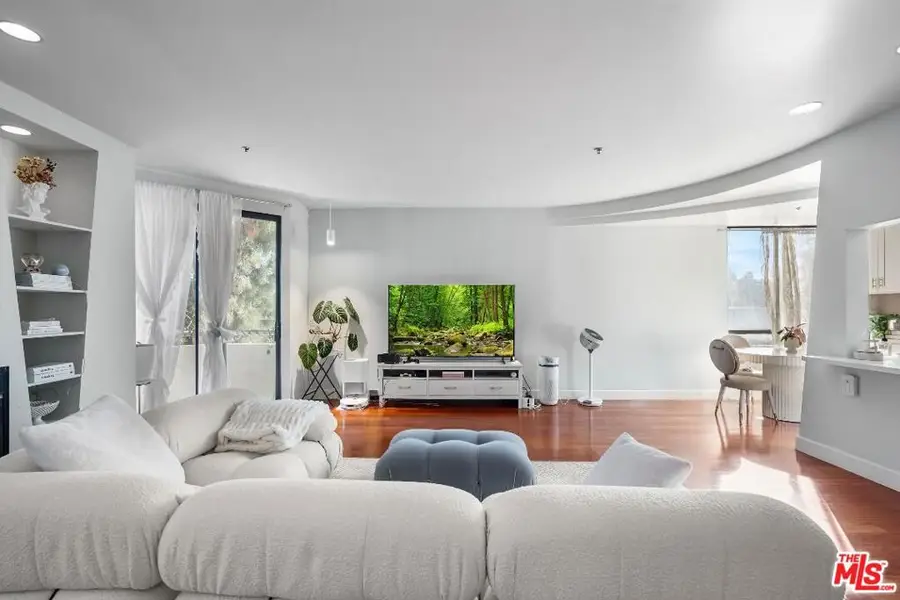 326 Westminster Avenue #304, Los Angeles, CA 90020 - Image #2