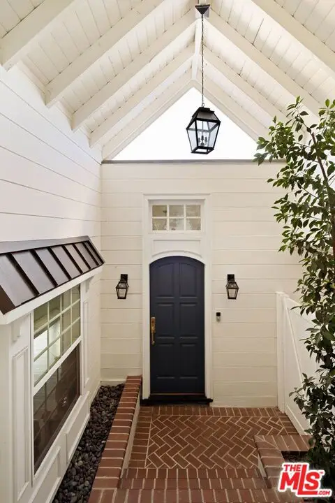 15075 Rayneta Drive, Sherman Oaks, CA 91403 - Image #3