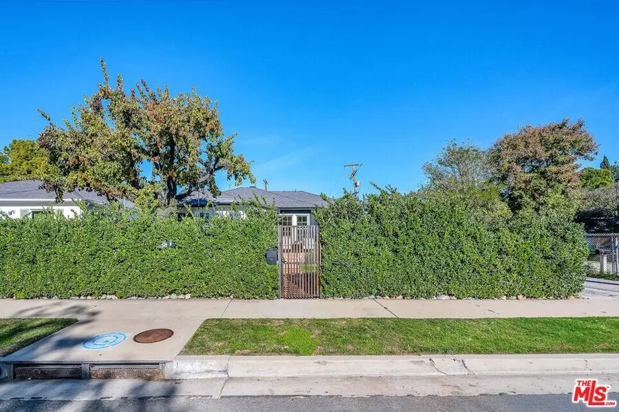 16645 Magnolia Boulevard, Encino, CA 91436 - Image #2