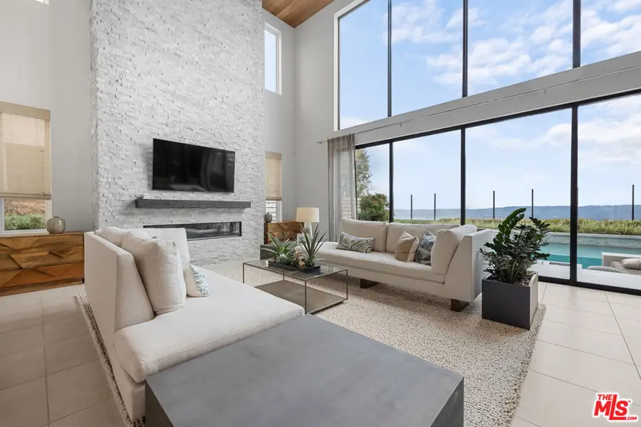 20378 W Marlow Lane, Porter Ranch, CA 91326 - Image #2