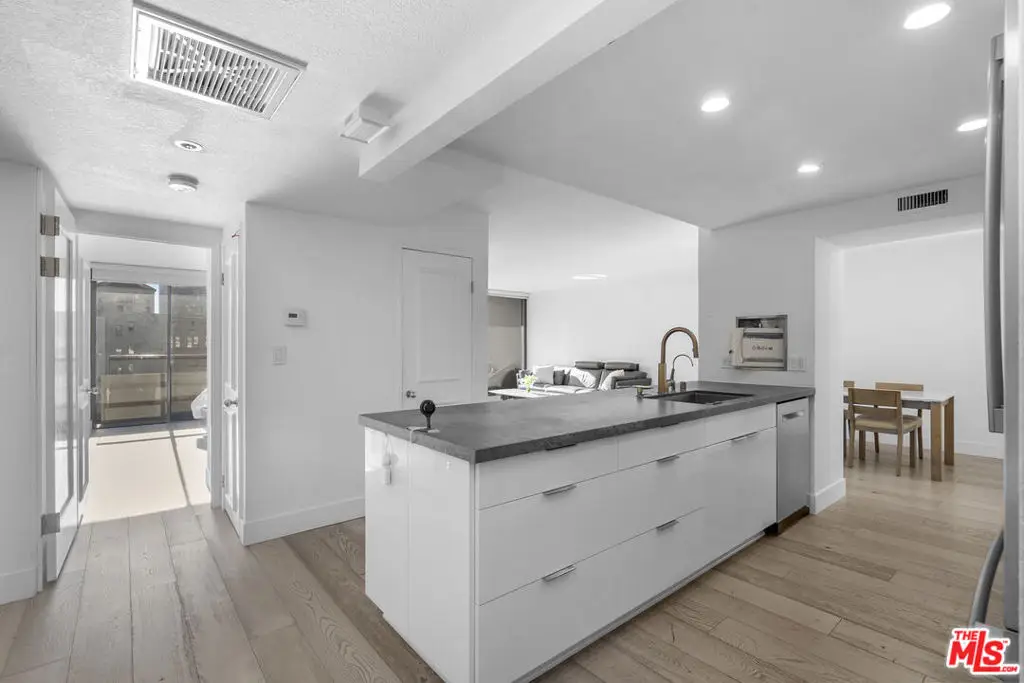 600 W 9th Street #1214, Los Angeles, CA 90015 - Image #1