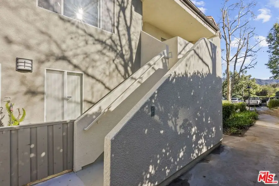 21302 Nandina Lane #202, Newhall, CA 91321 - Image #2