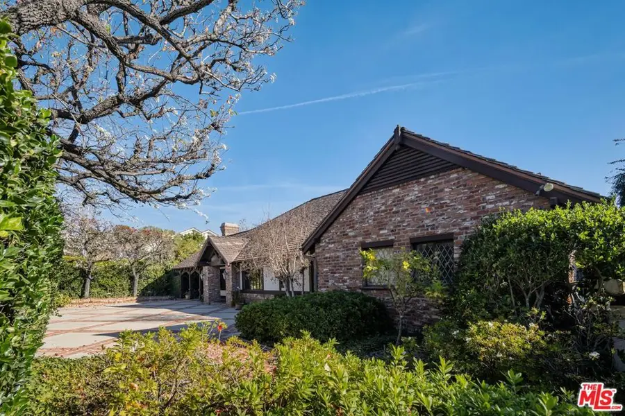 274 N Saltair Avenue, Los Angeles, CA 90049 - Image #3