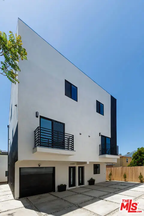 11314 Martha Street, North Hollywood, CA 91601 - Image #3