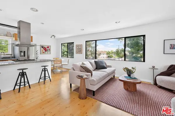 1930 N Vermont Avenue #204, Los Angeles, CA 90027