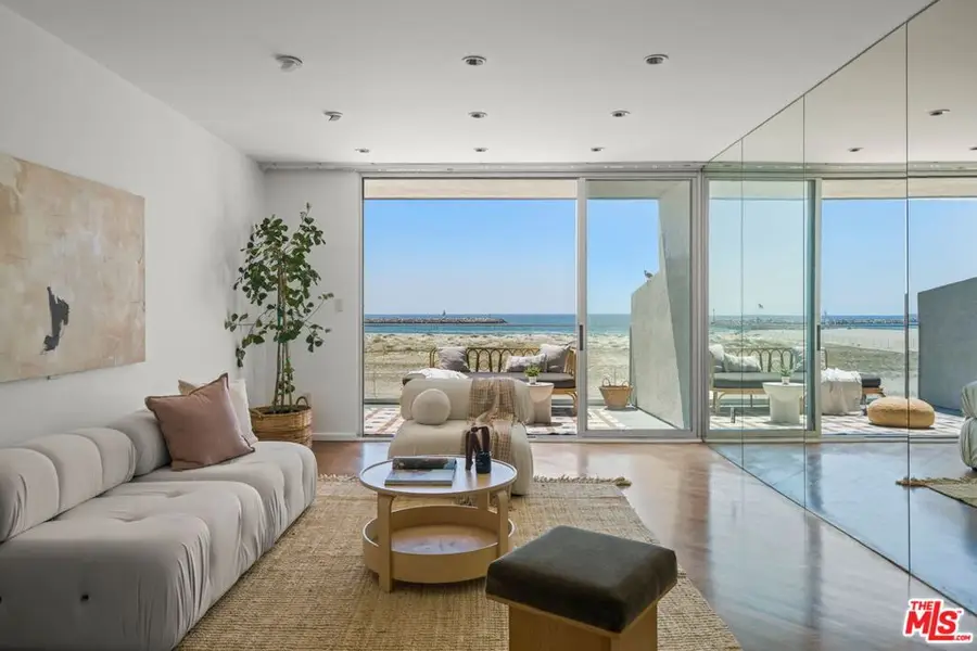 6 Voyage Street #204, Marina Del Rey, CA 90292 - #2