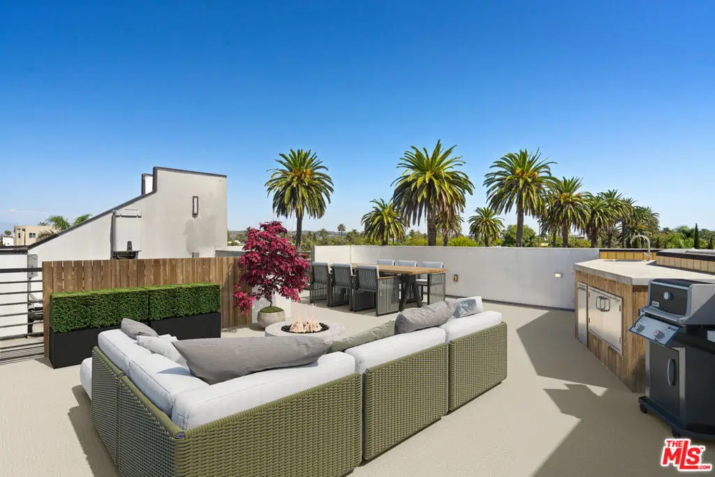 11900 Washington Place, Los Angeles, CA 90066 - Image #1
