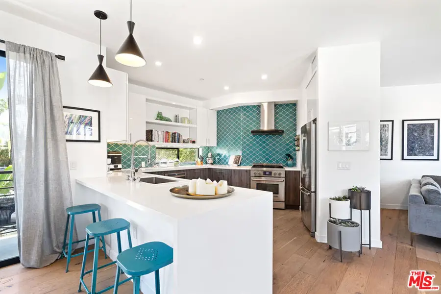 11900 Washington Place, Los Angeles, CA 90066 - Image #2