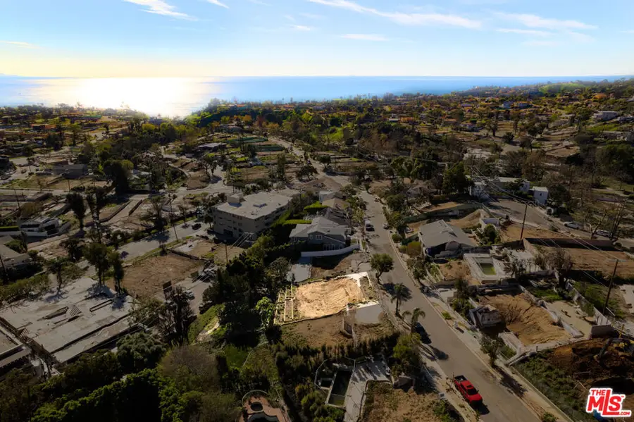 844 Las Lomas Avenue, Pacific Palisades, CA 90272 - Image #3