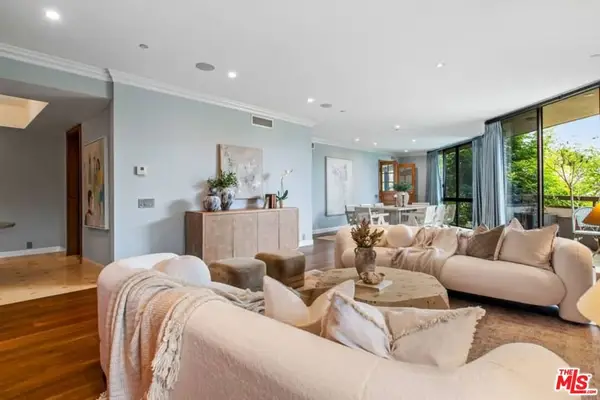 300 N Swall Drive #305, Beverly Hills, CA 90211