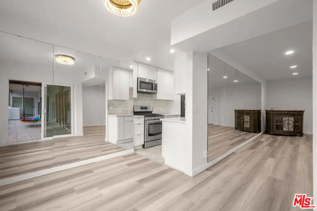 423 S Rexford Drive #202, Beverly Hills, CA 90212 - Image #1