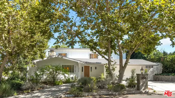 5220 Melvin Avenue, Tarzana, CA 91356