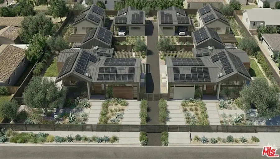 10425 Independence Avenue, Chatsworth, CA 91311 - Image #2