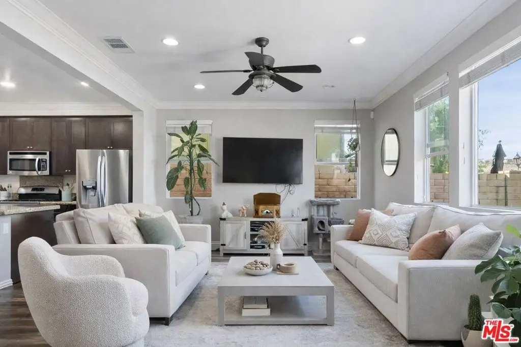 19861 Via Beeler, Newhall, CA 91321 - Image #1