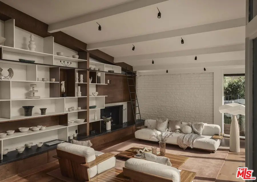 2055 N Gramercy, Los Angeles, CA 90068 - #3