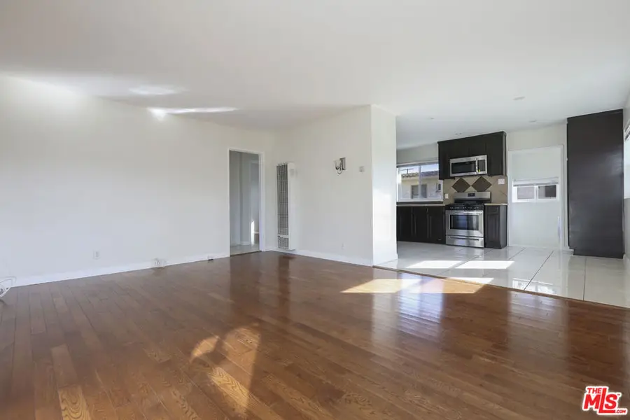 8324 Barnsley Avenue, Los Angeles, CA 90045 - Image #2