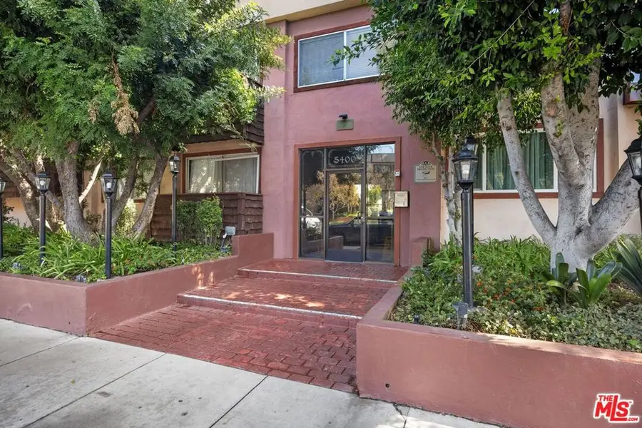 5400 Newcastle Avenue #66, Encino, CA 91316 - Image #2
