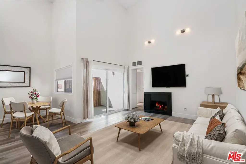 1339 N Columbus Avenue #304, Glendale, CA 91202 - Image #1