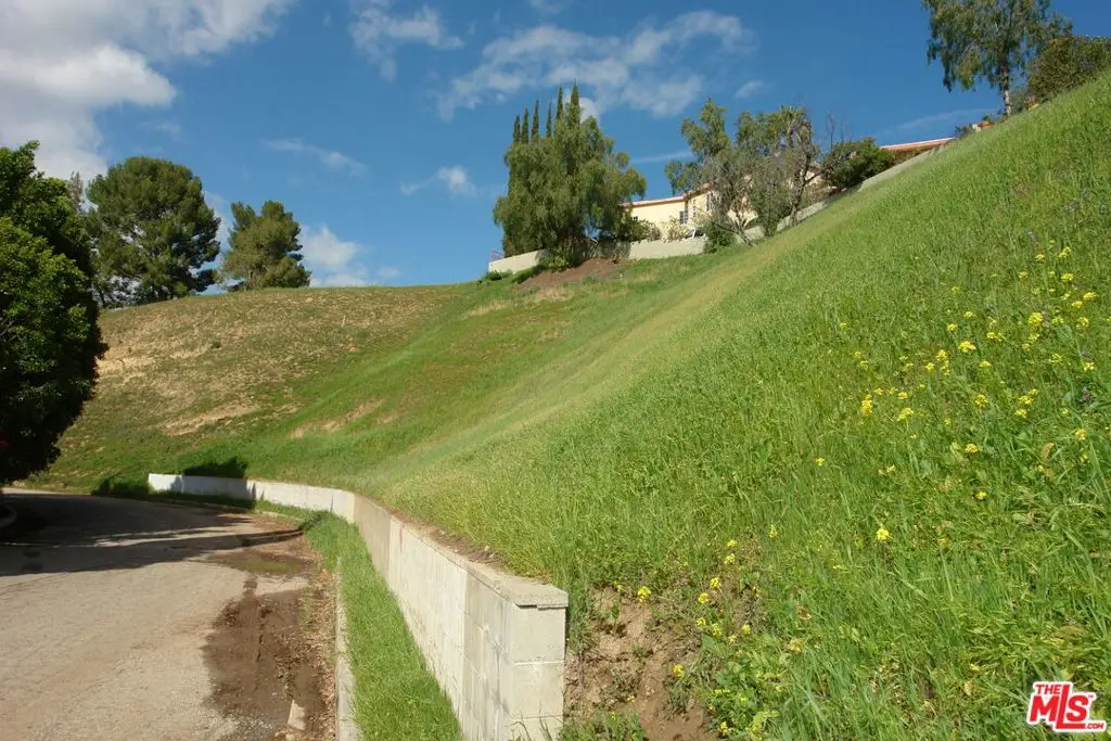 21672 Arcos Drive, Woodland Hills, CA 91364 - Image #1