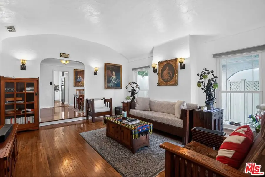 1756 S Genesee Avenue, Los Angeles, CA 90019 - Image #2