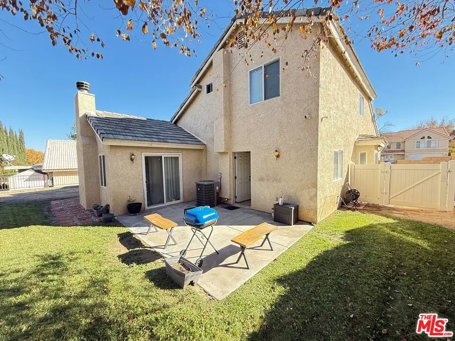 18238 Kalin Ranch Drive, Victorville, CA 92395 - Image #2