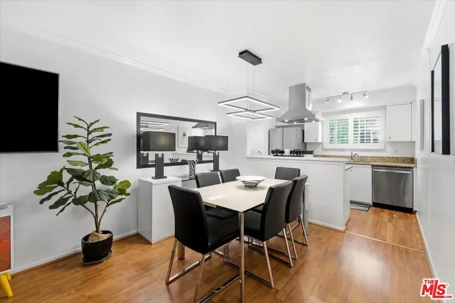 22030 Calvert Street #6, Woodland Hills, CA 91367 - Image #3