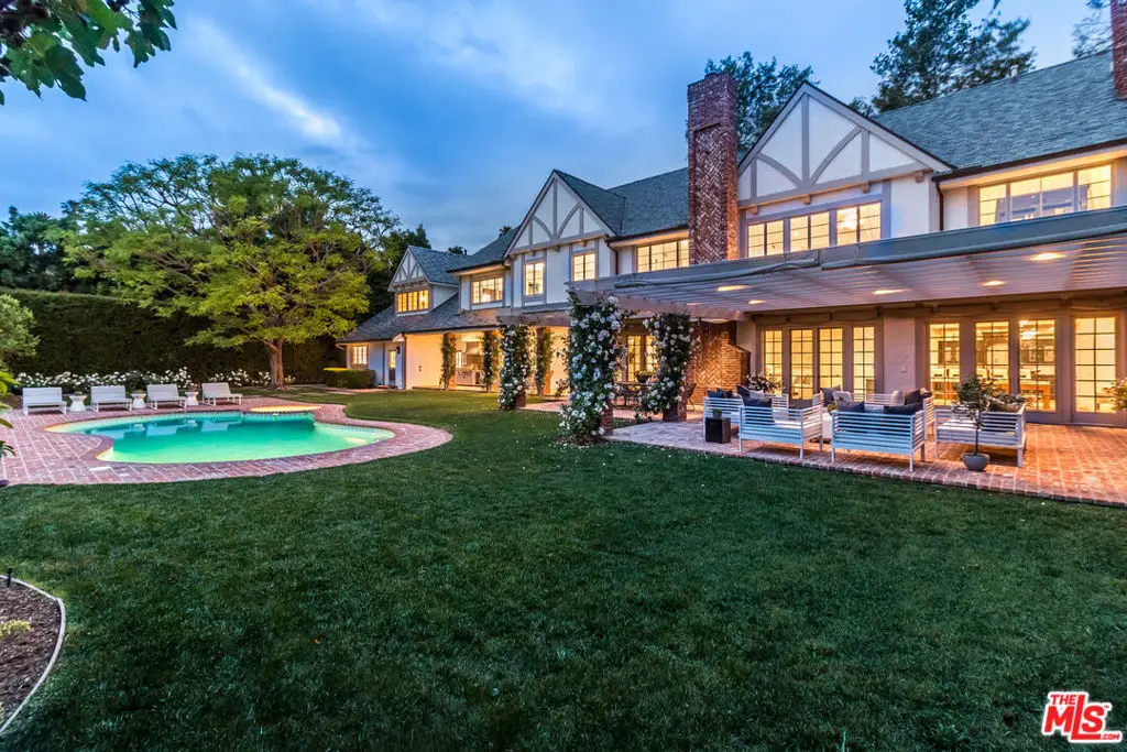 807 N Crescent Drive, Beverly Hills, CA 90210 - Image #1