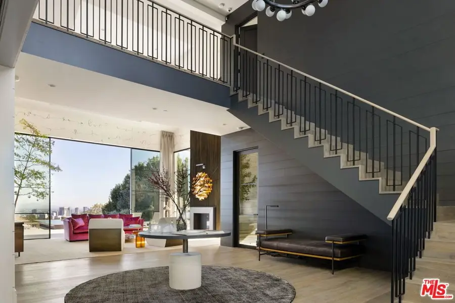 890 Linda Flora Drive, Los Angeles, CA 90049 - Image #3