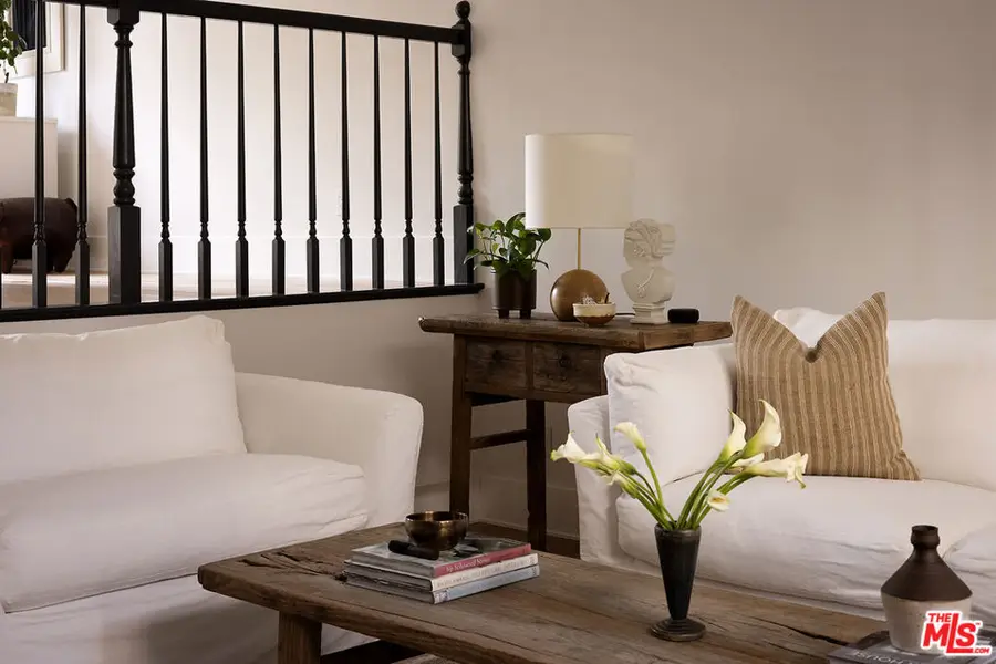 4424 Moorpark Way #5, Toluca Lake, CA 91602 - Image #2