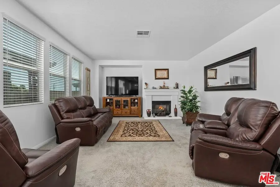 9626 Hanna Avenue, Chatsworth, CA 91311 - Image #2
