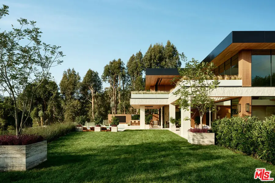 401 N Tigertail Road, Los Angeles, CA 90049 - Image #2