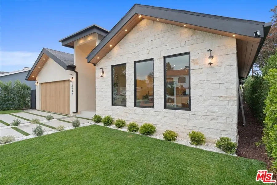 13949 Cumpston Street, Sherman Oaks, CA 91401 - #3