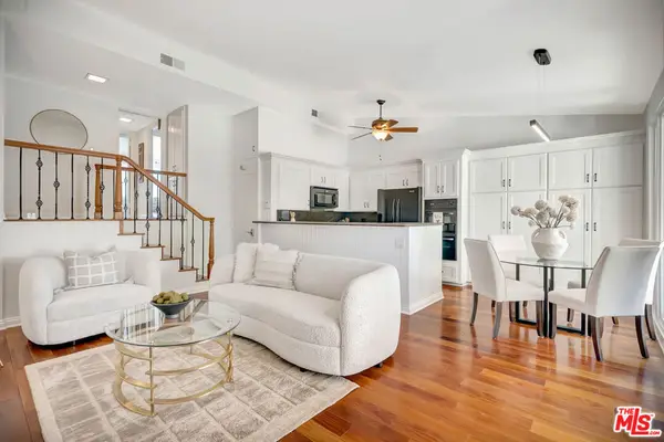 350 N Clybourn Avenue #36, Burbank, CA 91505