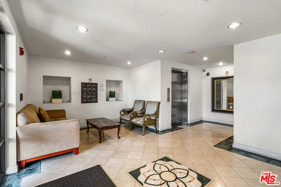 616 S Wilton Place #201, Los Angeles, CA 90005 - Image #2