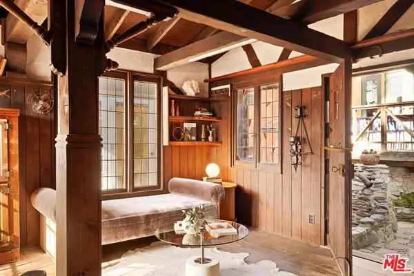 2076 Watson Street, Glendale, CA 91201