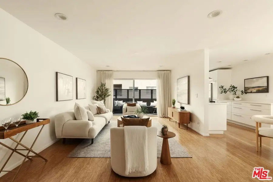 358 S Gramercy Place #306, Los Angeles, CA 90020 - Image #2