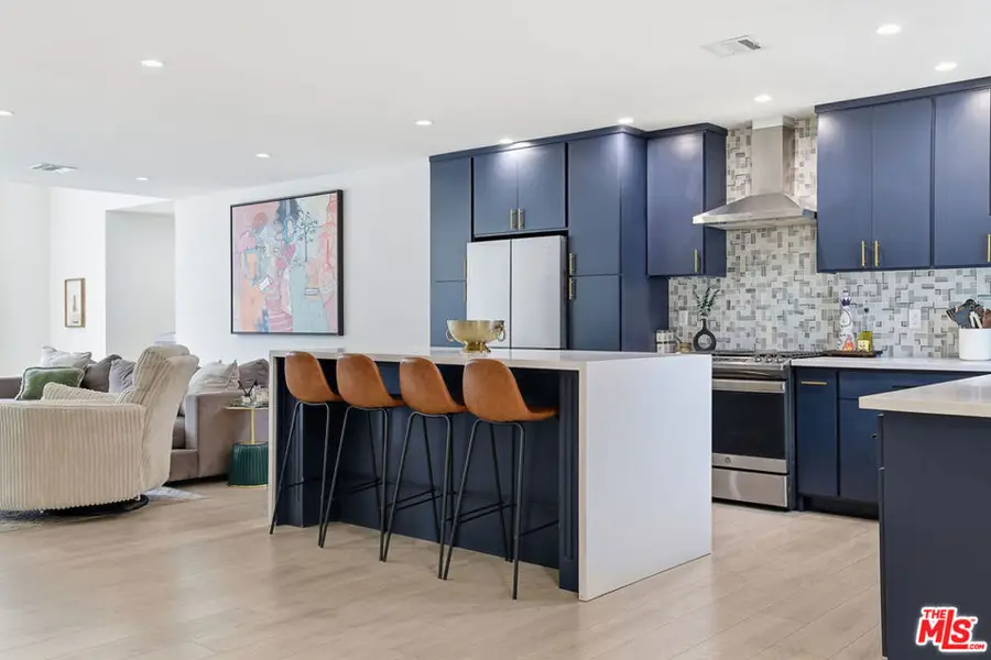 17460 Cohasset Street, Van Nuys, CA 91406 - Image #3