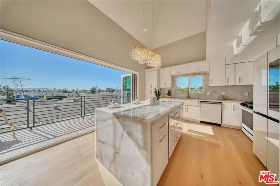 1904 Gates Avenue, Redondo Beach, CA 90278 - Image #2