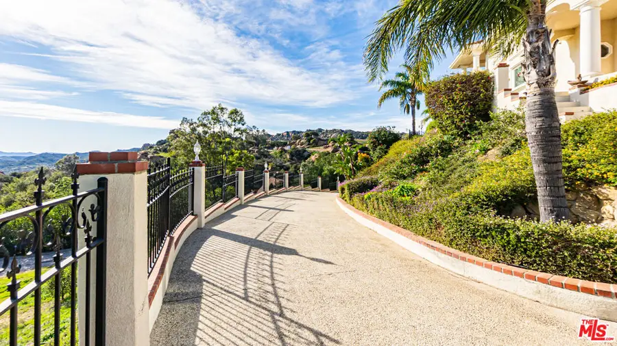 7449 Studio Road, Canoga Park, CA 91304 - Image #2