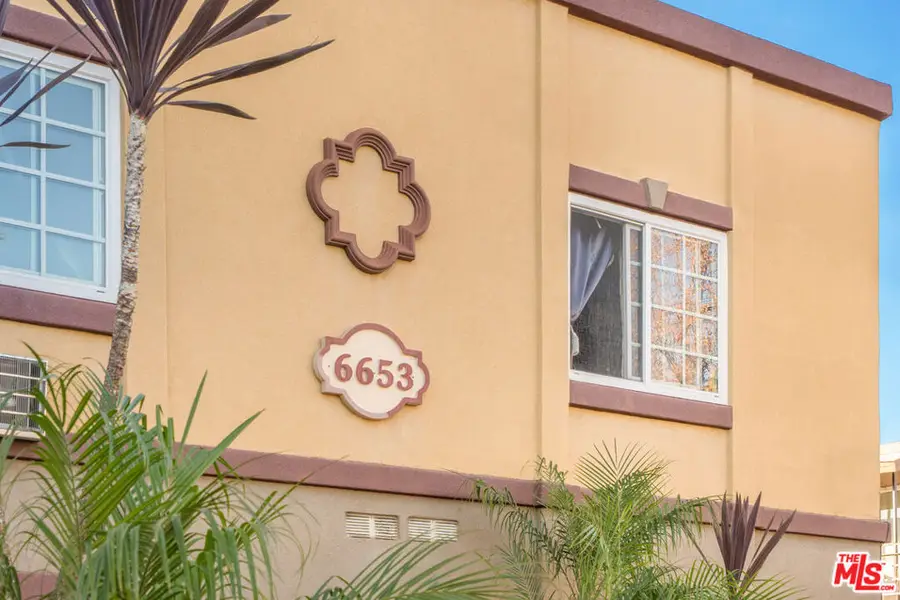 6653 Darby Avenue, Reseda, CA 91335 - Image #3