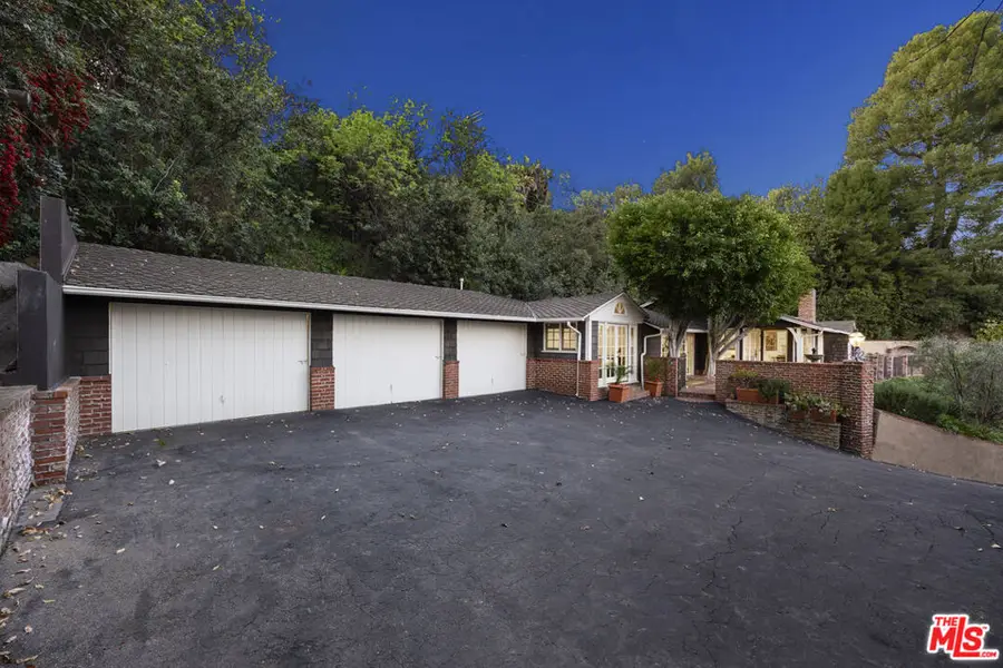 12966 Galewood Street, Studio City, CA 91604 - #2