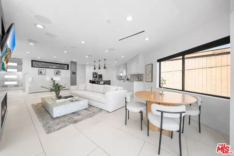 7141 Woodrow Wilson Drive, Los Angeles, CA 90068 - Image #2