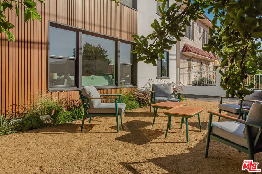 2048 S Burnside Avenue, Los Angeles, CA 90016 - Image #2