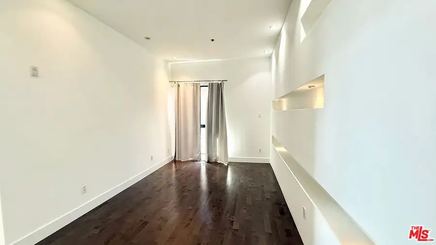 8811 Burton Way, West Hollywood, CA 90048 - Image #3