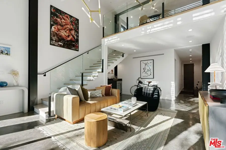 303 Venice Way, Venice, CA 90291 - Image #3